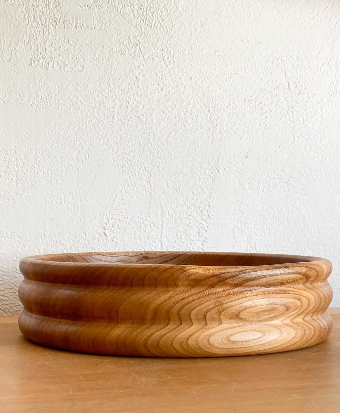 figured maple large ridged serving bowl