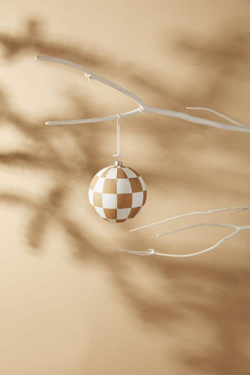 lubeck ornament, white