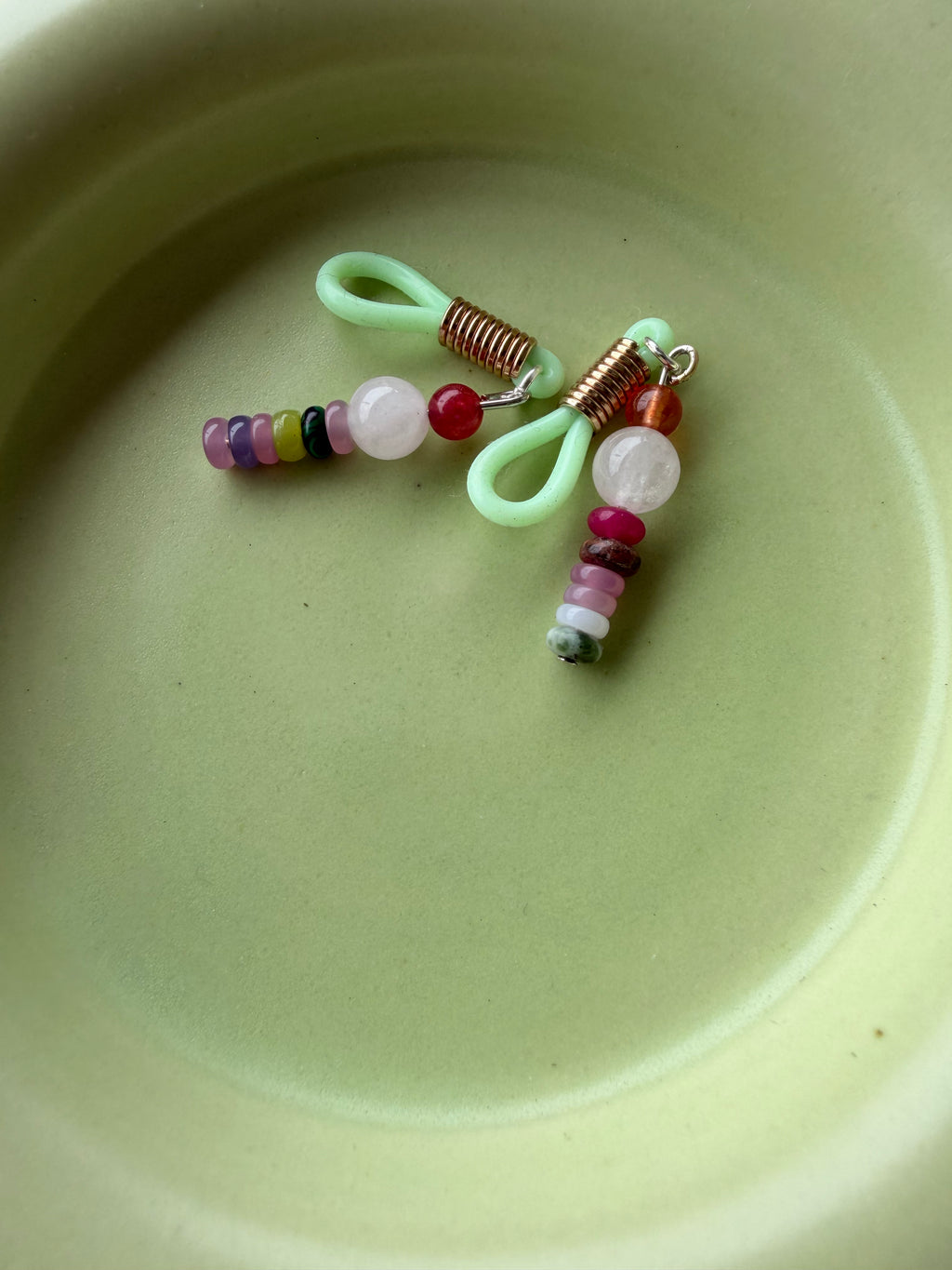 sunglass / earbud charm (set)