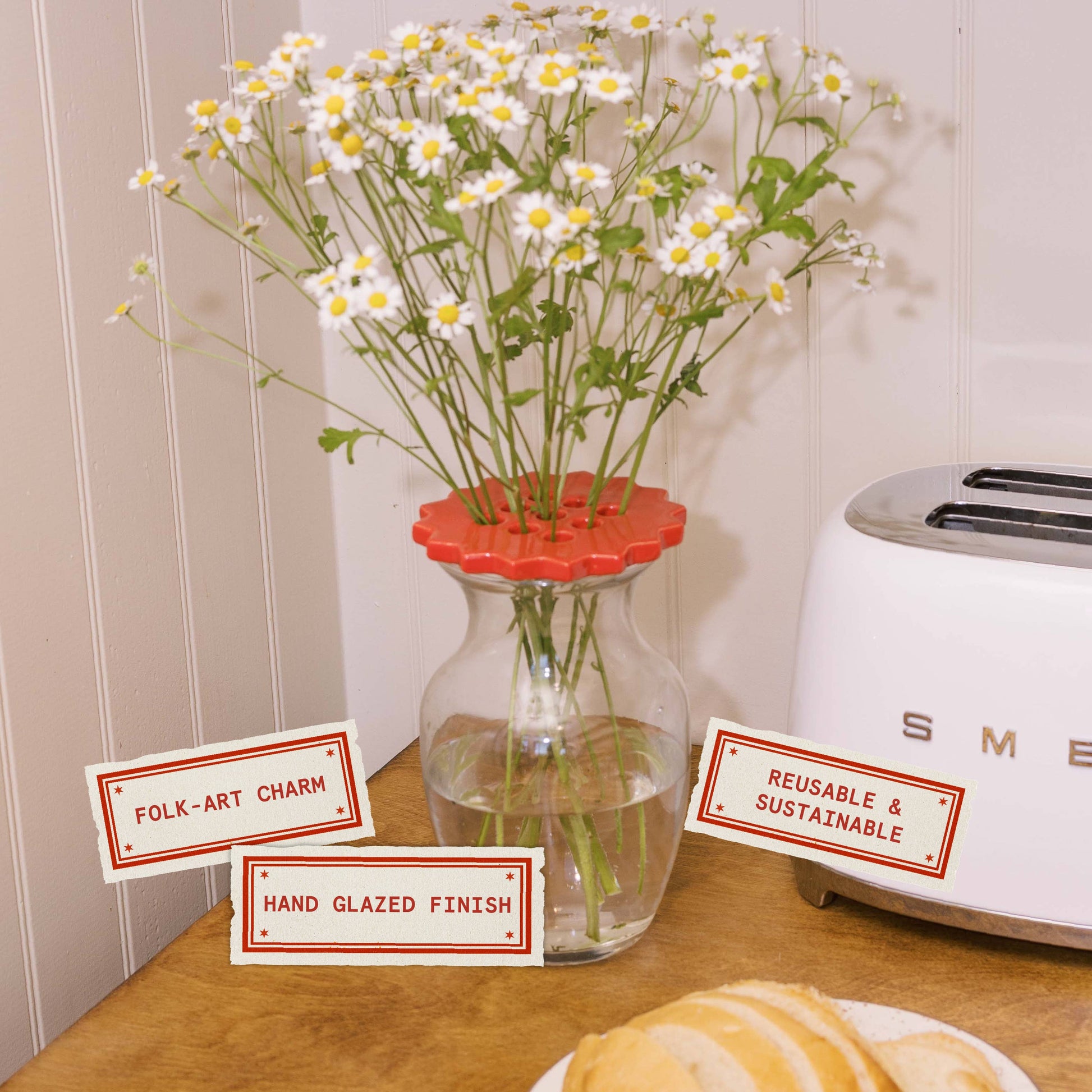 sunshine flower frog | ruby red | ceramic lid