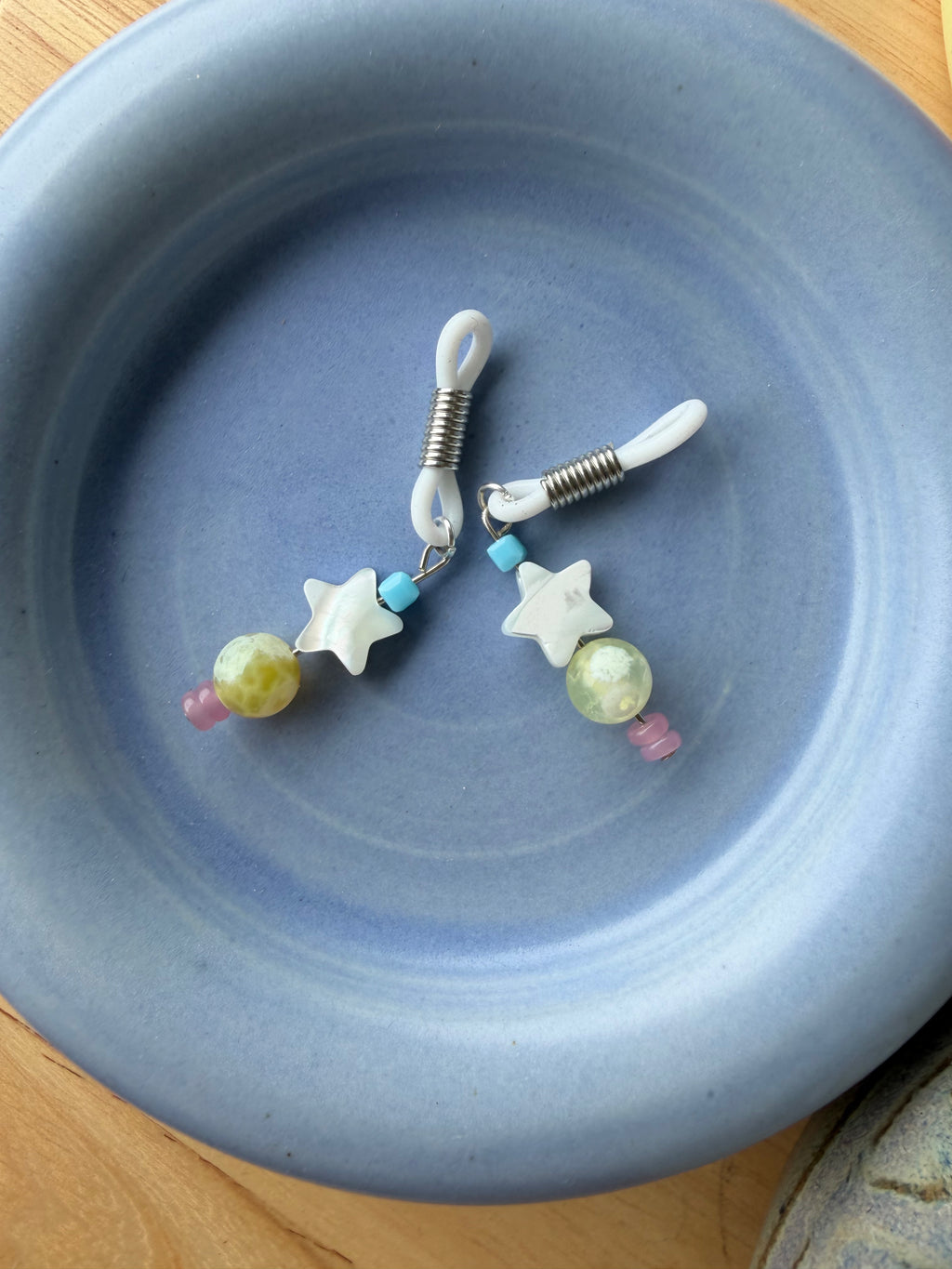 sunglass / earbud charm (set)
