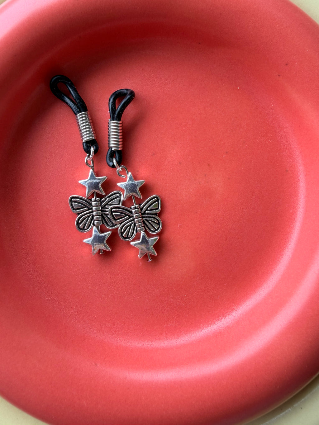 sunglass / earbud charm (set)