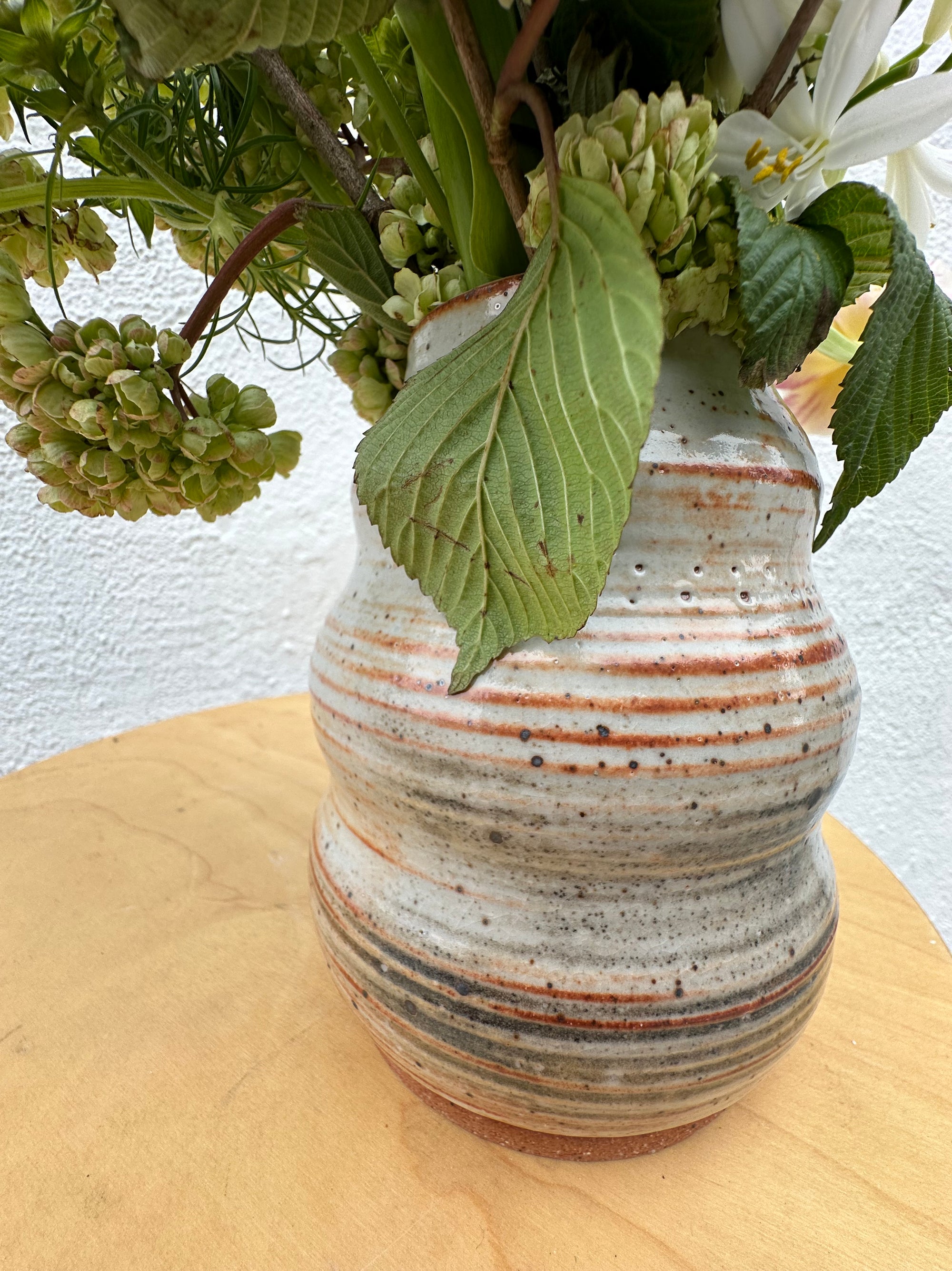 wild roots goldie striped, speckled medium vase with carbon trapping