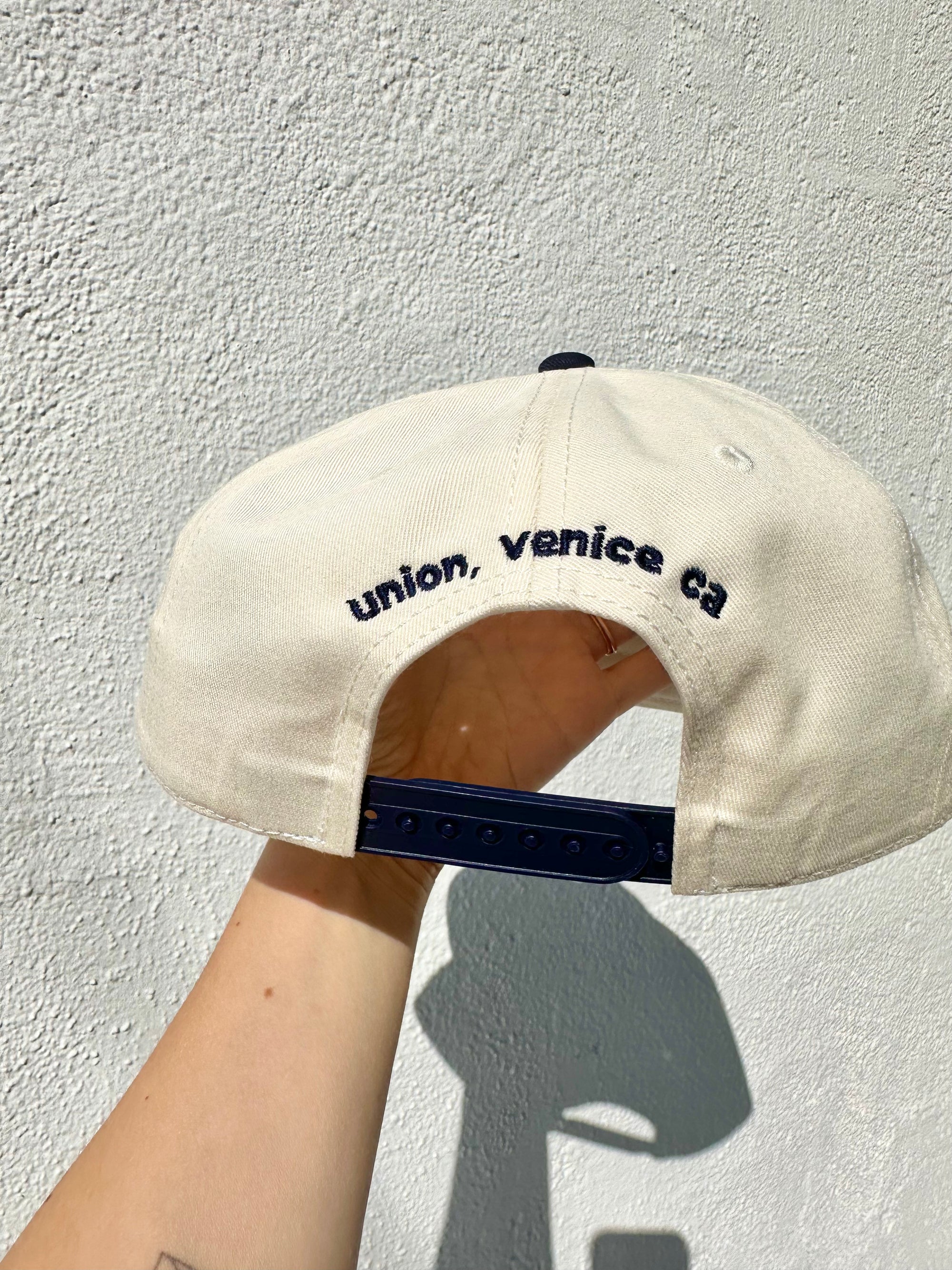 LA two tone union hat