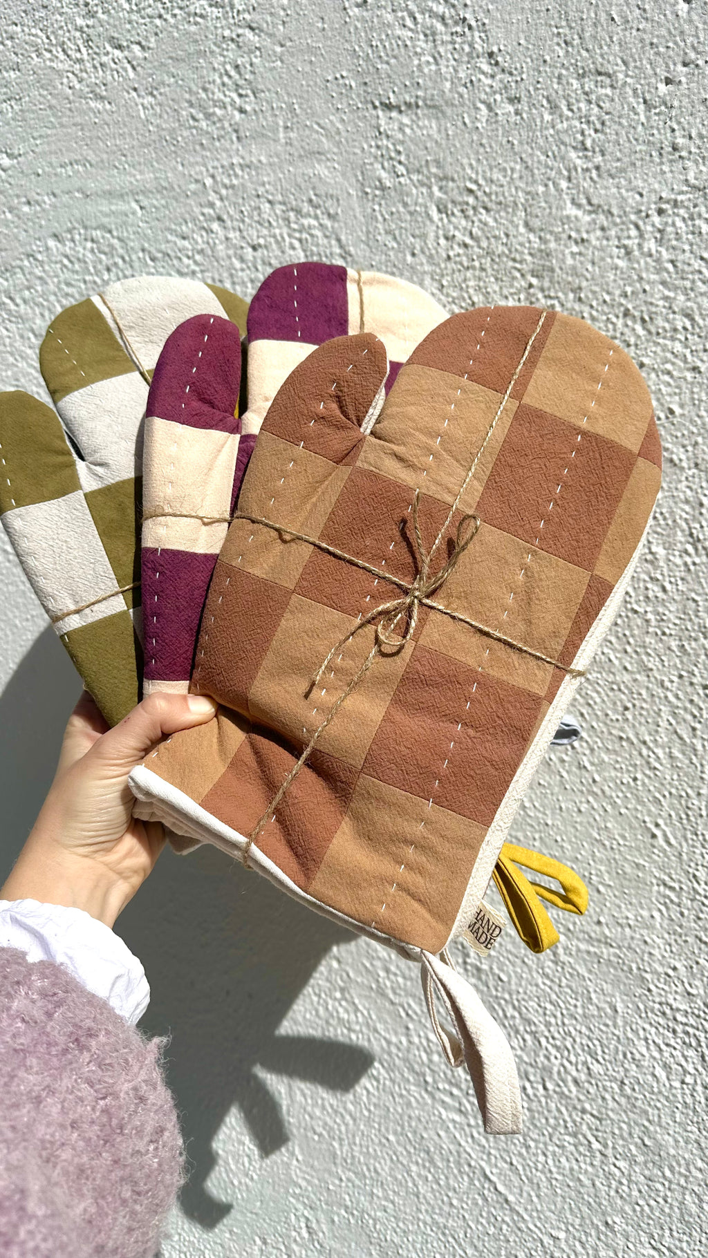 checkered oven mitts