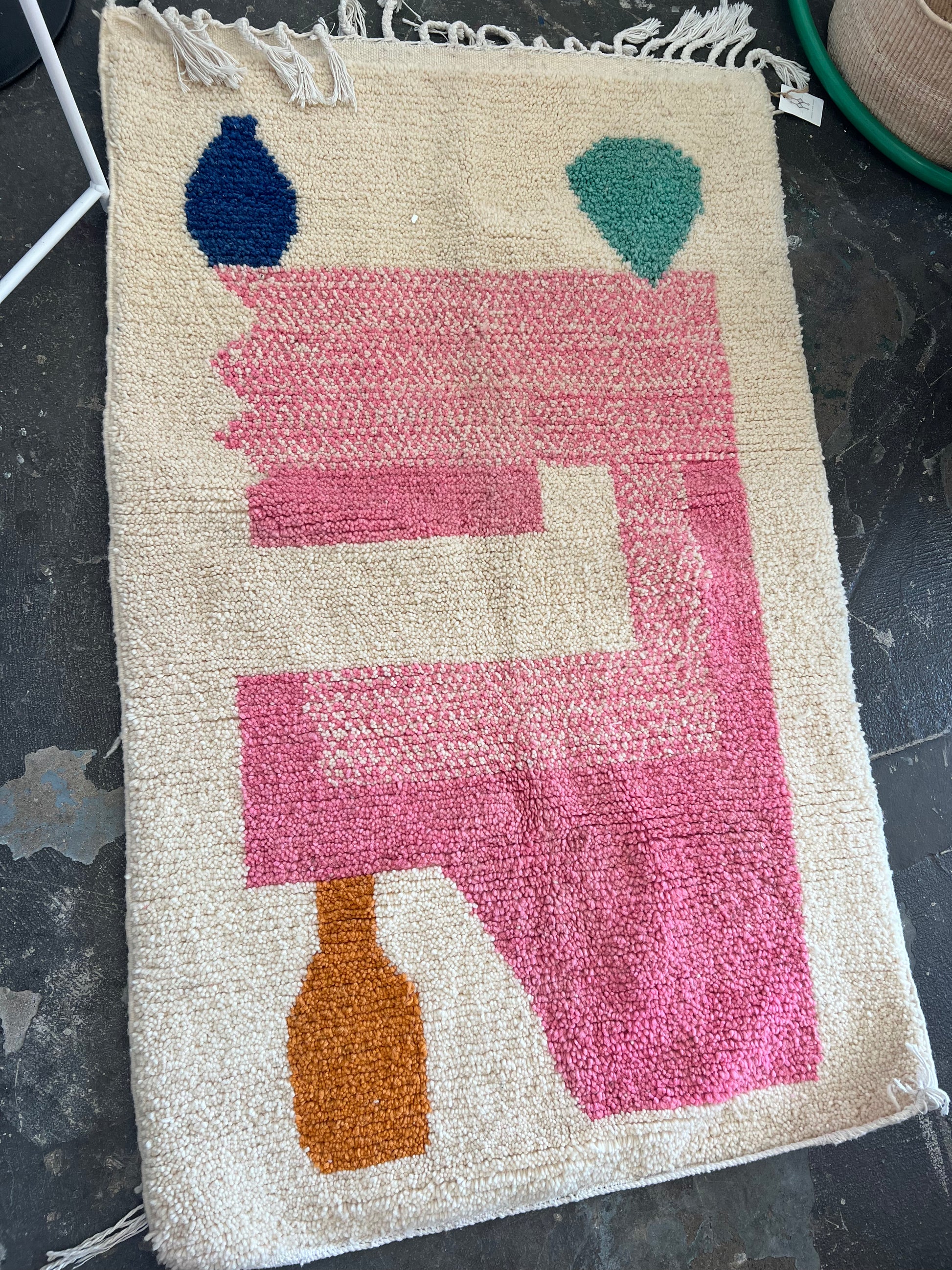 moroccan white pink rug 5x3