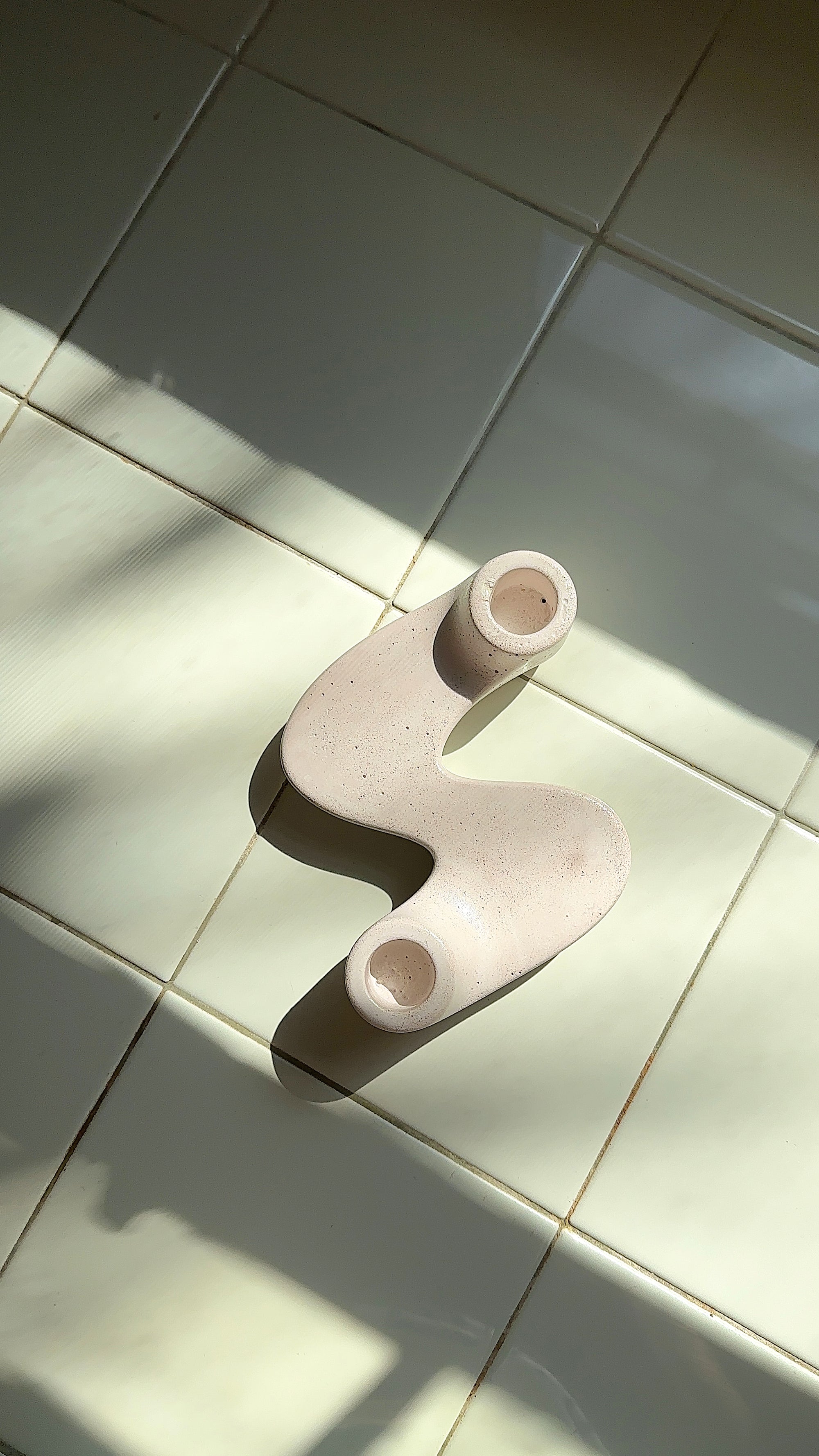 "S" style nordic concrete taper holder - ivory