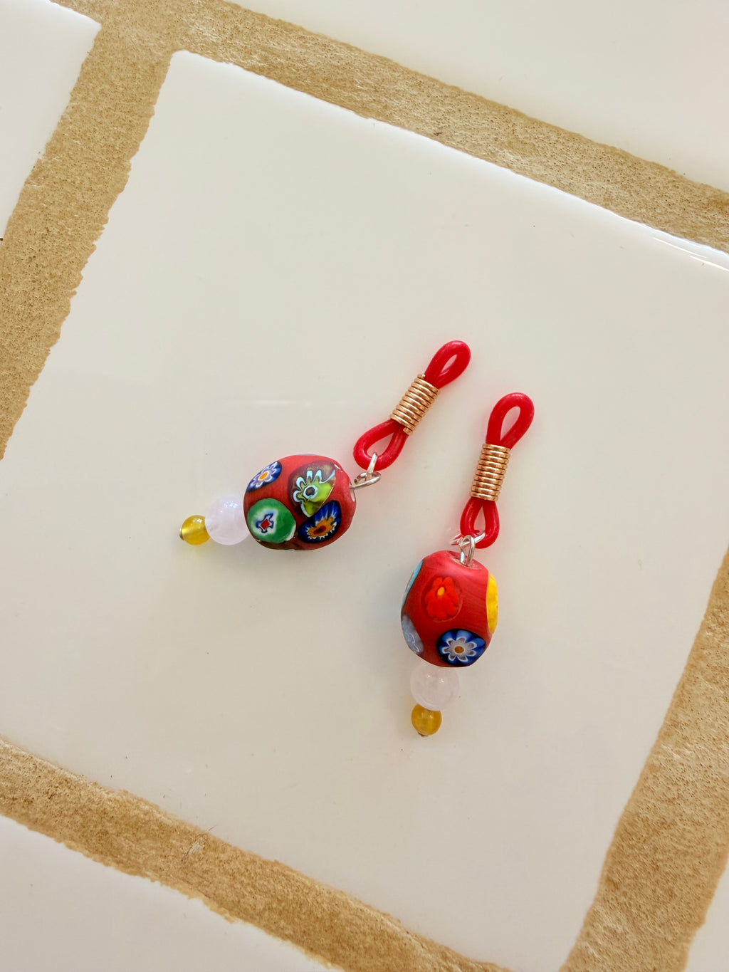 sunglass / earbud charm (set)