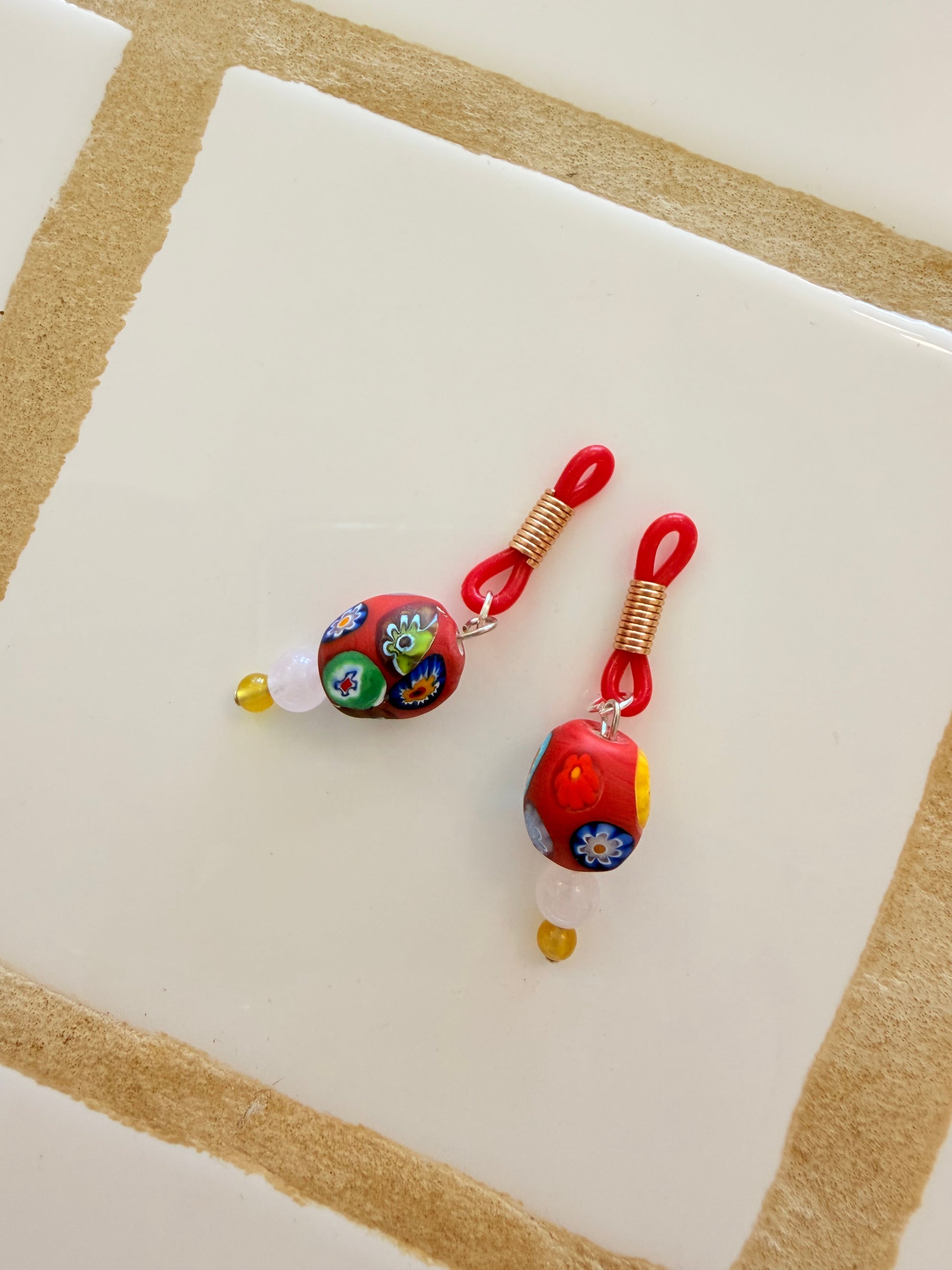 sunglass / earbud charm (set)