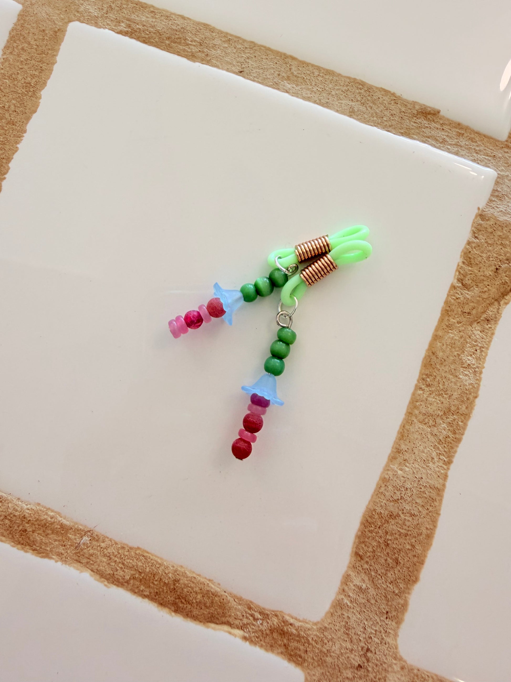 sunglass / earbud charm (set)