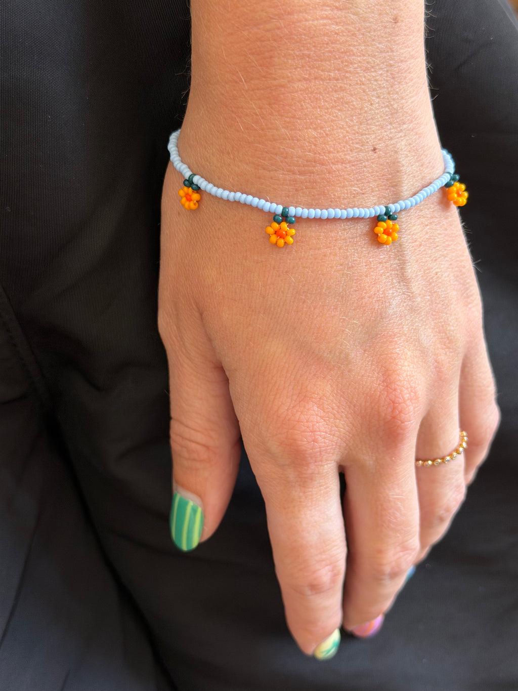beaded daisy bracelets