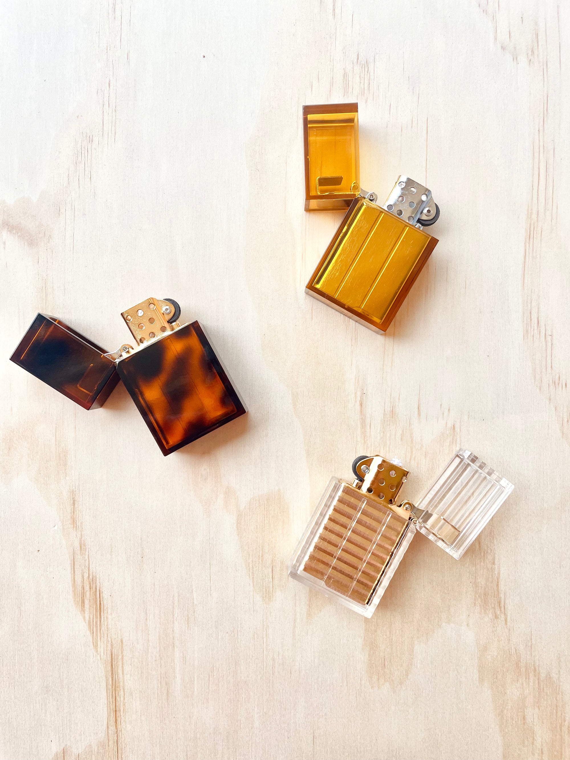 hard edge lighter - clear yellow