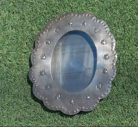 scalloped oval nicho 7" frame