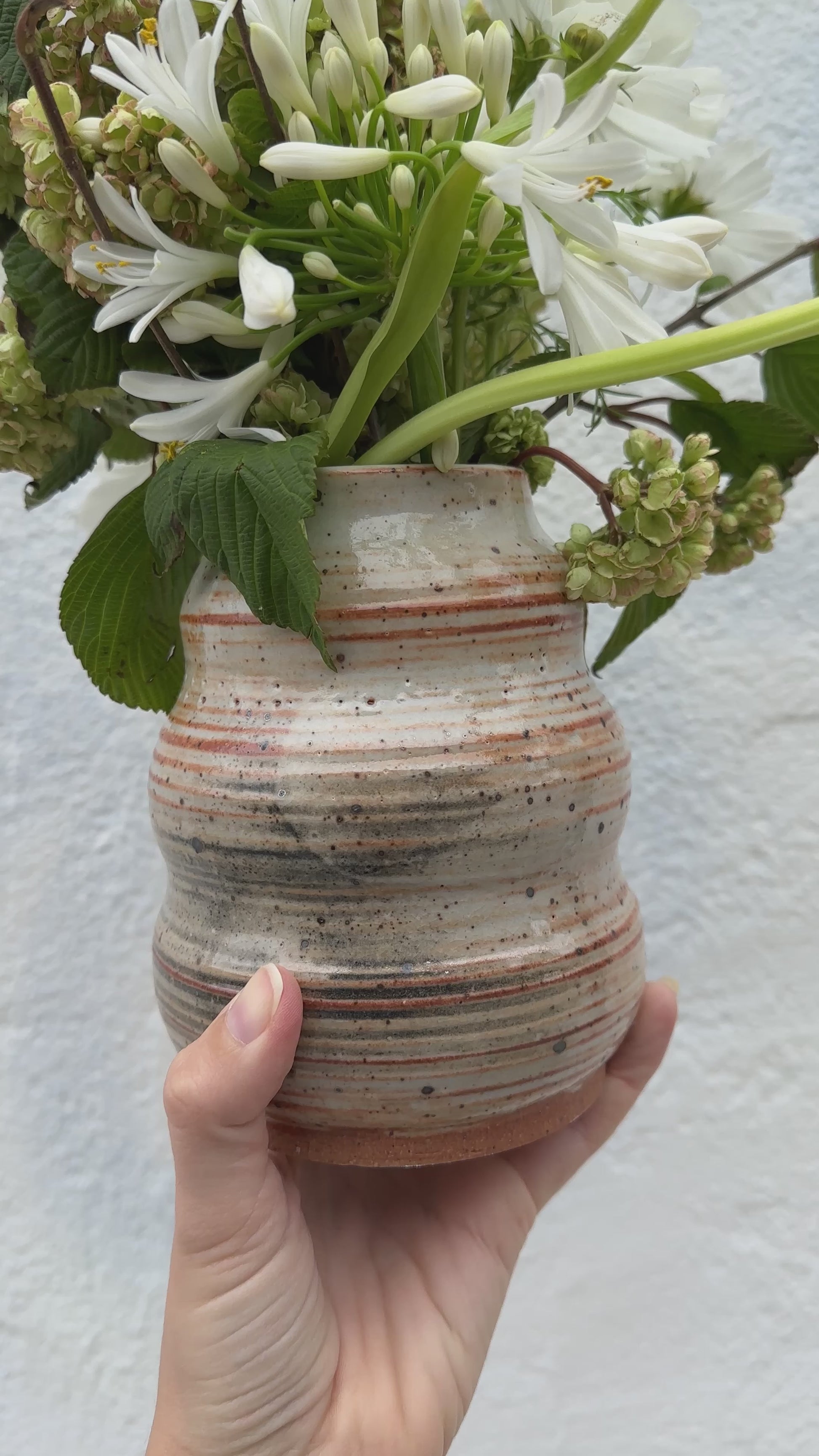 wild roots goldie striped, speckled medium vase with carbon trapping