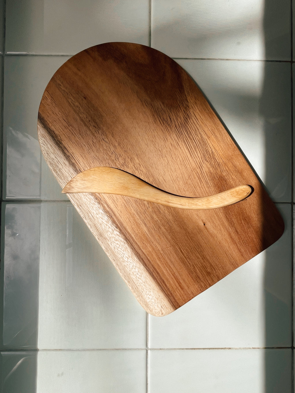 suar cheese + cutting board