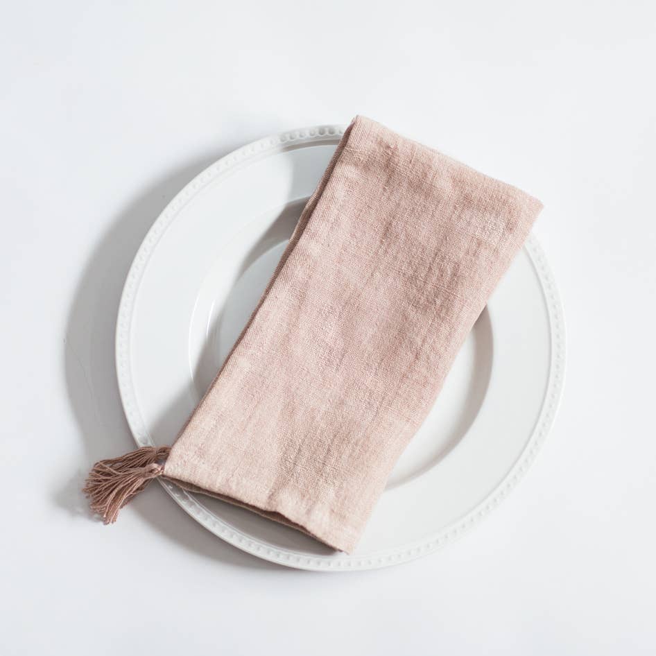 linen tasseled dinner napkin set of 4 - blush